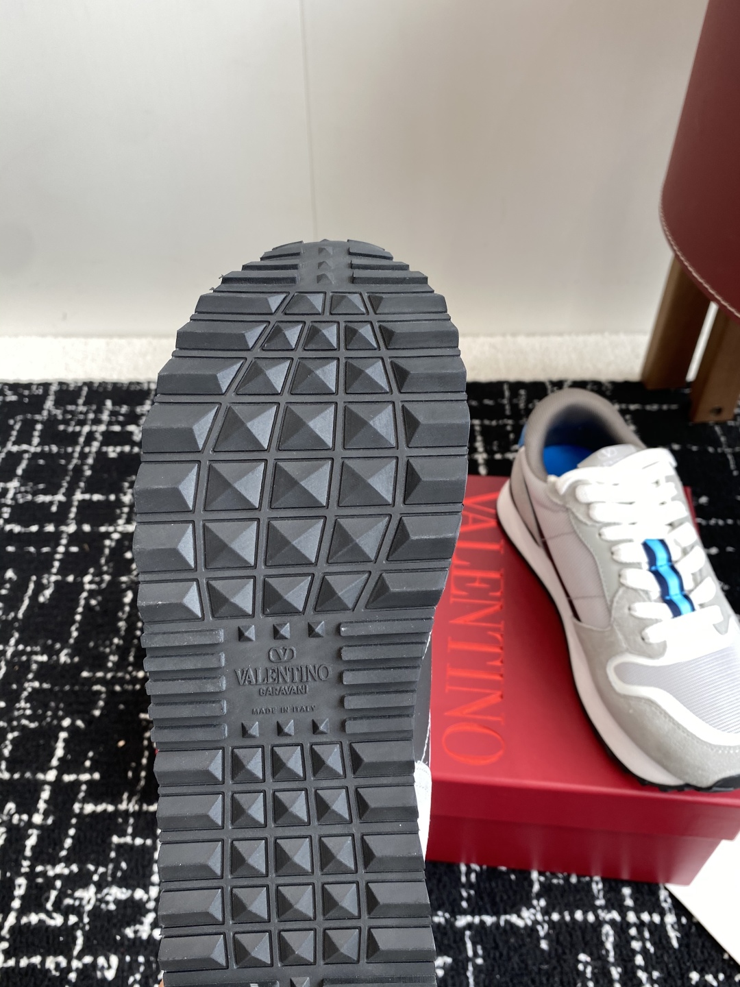 代购级
Valentino华伦天奴V家 25ss 新款休闲 厚底老爹鞋 情侣运动鞋

原版购入开发 做货