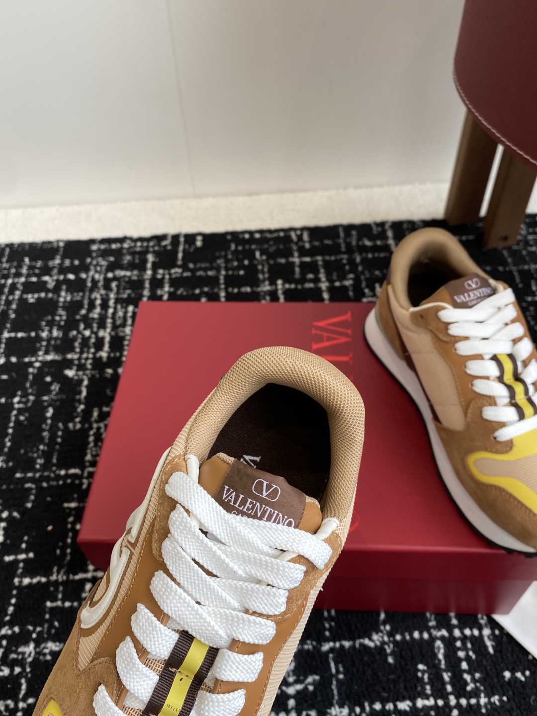 代购级
Valentino华伦天奴V家 25ss 新款休闲 厚底老爹鞋 情侣运动鞋

原版购入开发 做货