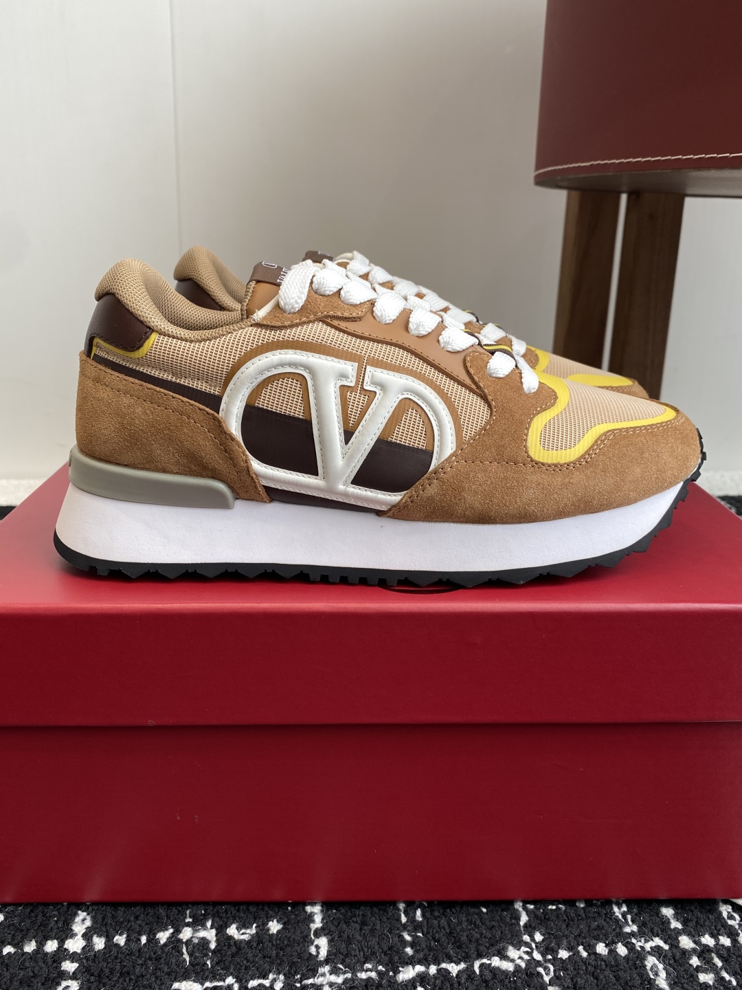 代购级
Valentino华伦天奴V家 25ss 新款休闲 厚底老爹鞋 情侣运动鞋

原版购入开发 做货