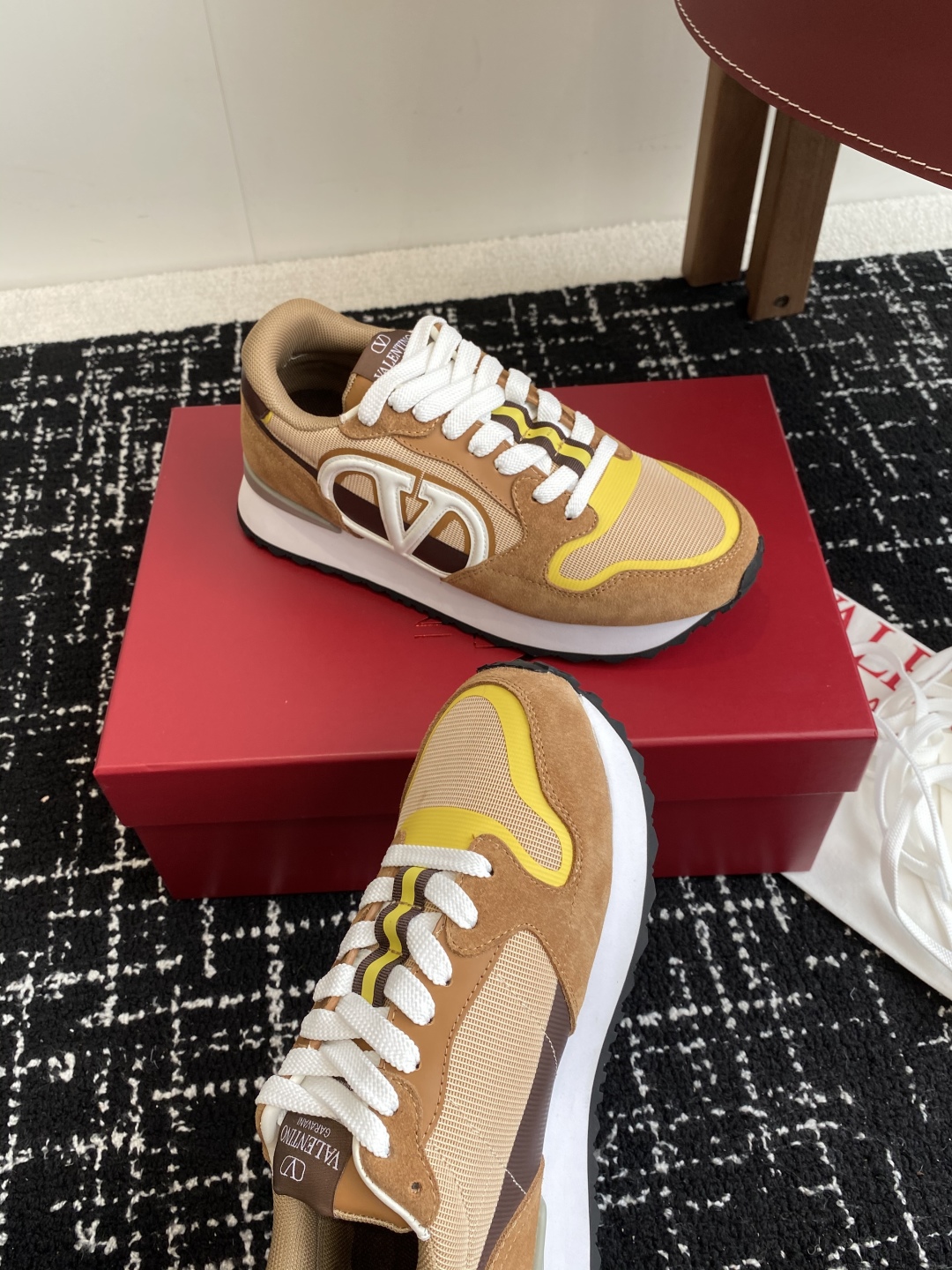 代购级
Valentino华伦天奴V家 25ss 新款休闲 厚底老爹鞋 情侣运动鞋

原版购入开发 做货