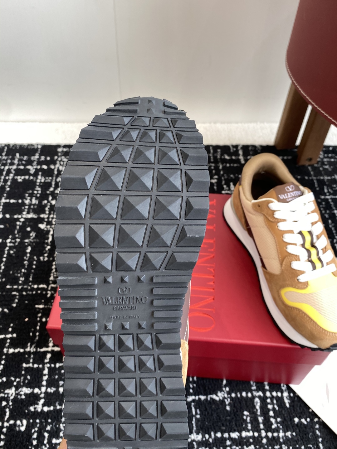 代购级
Valentino华伦天奴V家 25ss 新款休闲 厚底老爹鞋 情侣运动鞋

原版购入开发 做货