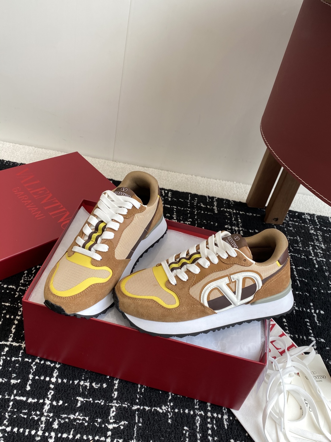代购级
Valentino华伦天奴V家 25ss 新款休闲 厚底老爹鞋 情侣运动鞋

原版购入开发 做货