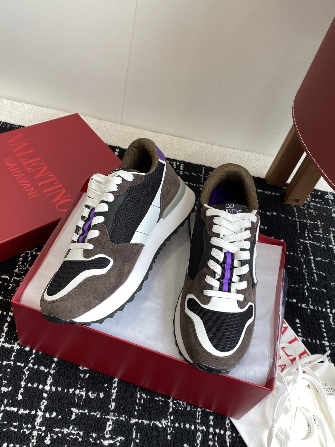 代购级
Valentino华伦天奴V家 25ss 新款休闲 厚底老爹鞋 情侣运动鞋

原版购入开发 做货