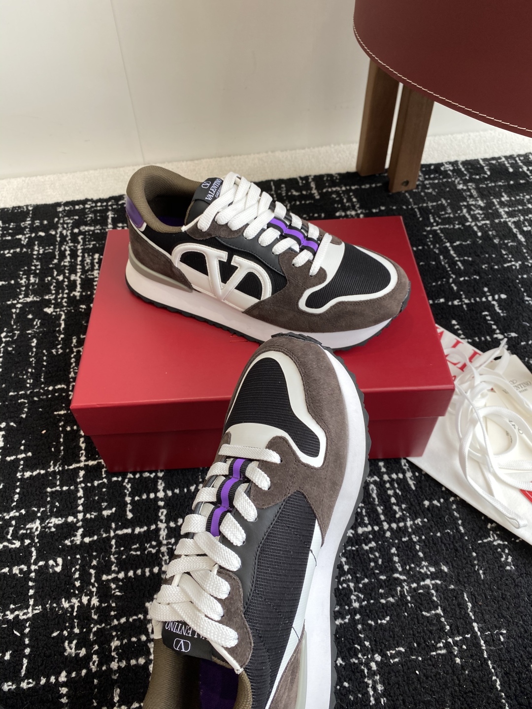 代购级
Valentino华伦天奴V家 25ss 新款休闲 厚底老爹鞋 情侣运动鞋

原版购入开发 做货