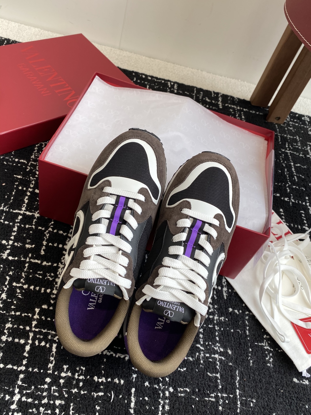 代购级
Valentino华伦天奴V家 25ss 新款休闲 厚底老爹鞋 情侣运动鞋

原版购入开发 做货