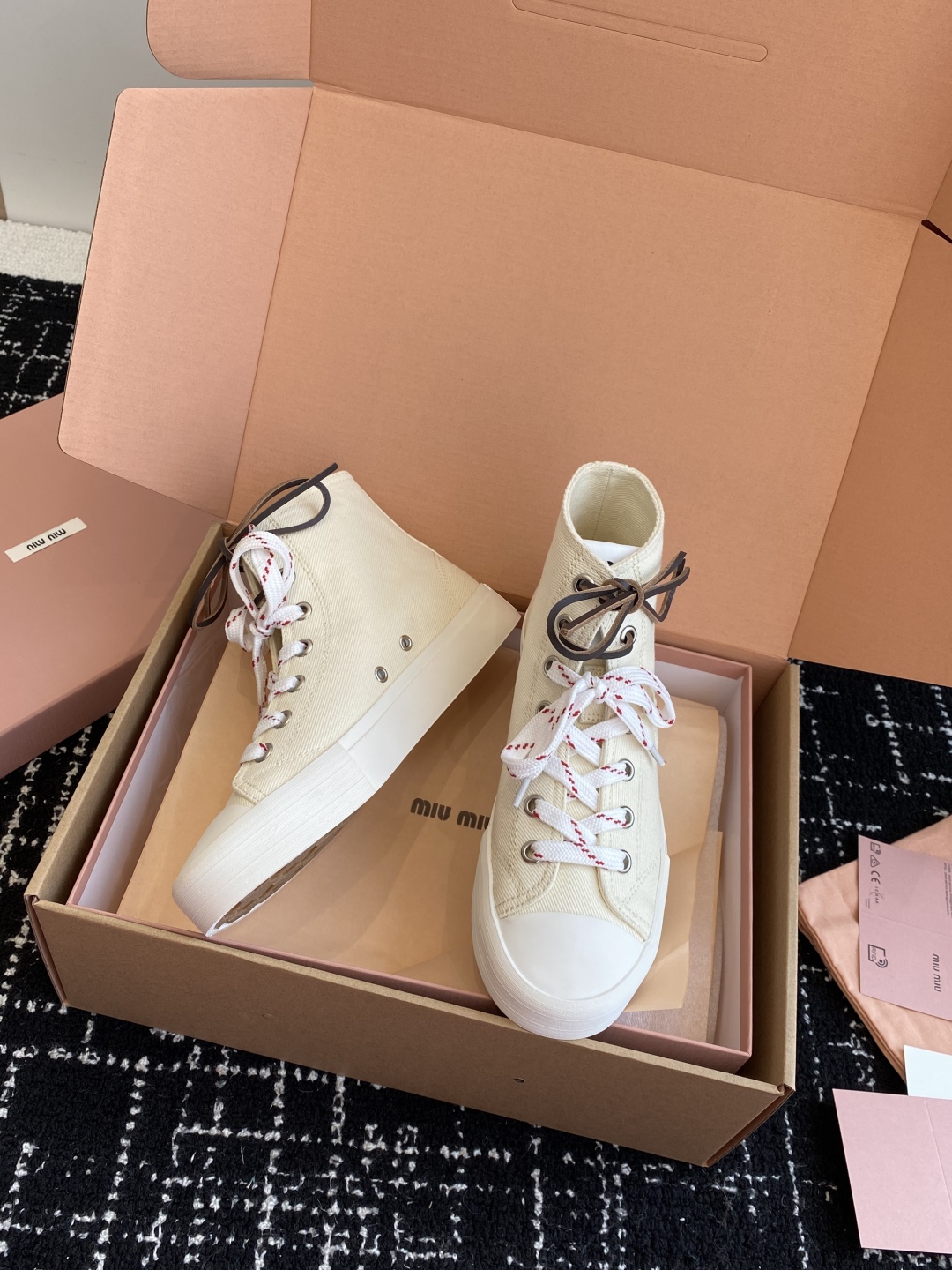 代购级（官网同步✈️盒包装）MiuMiu缪缪 25ss 最新款美式复古风 双鞋带 帆布 半拖 中绑 高绑