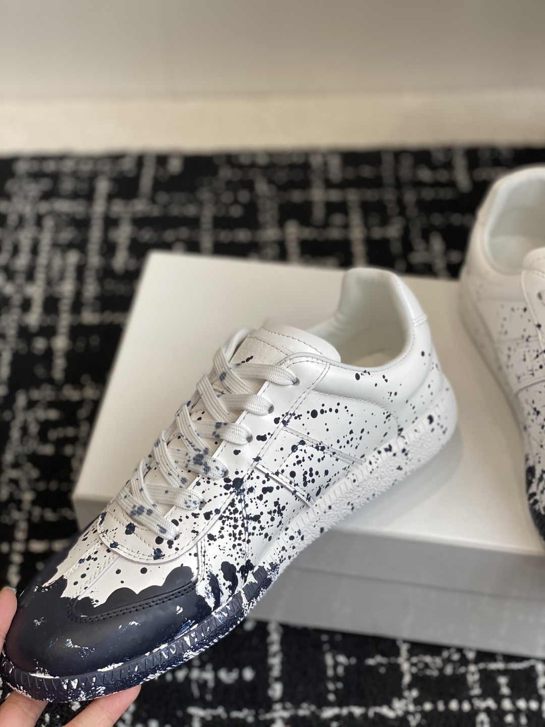 代购级
MaisonMargiela MM6 马吉拉 情侣款 喷墨 涂鸦 帆布 德训鞋 休闲 运动鞋