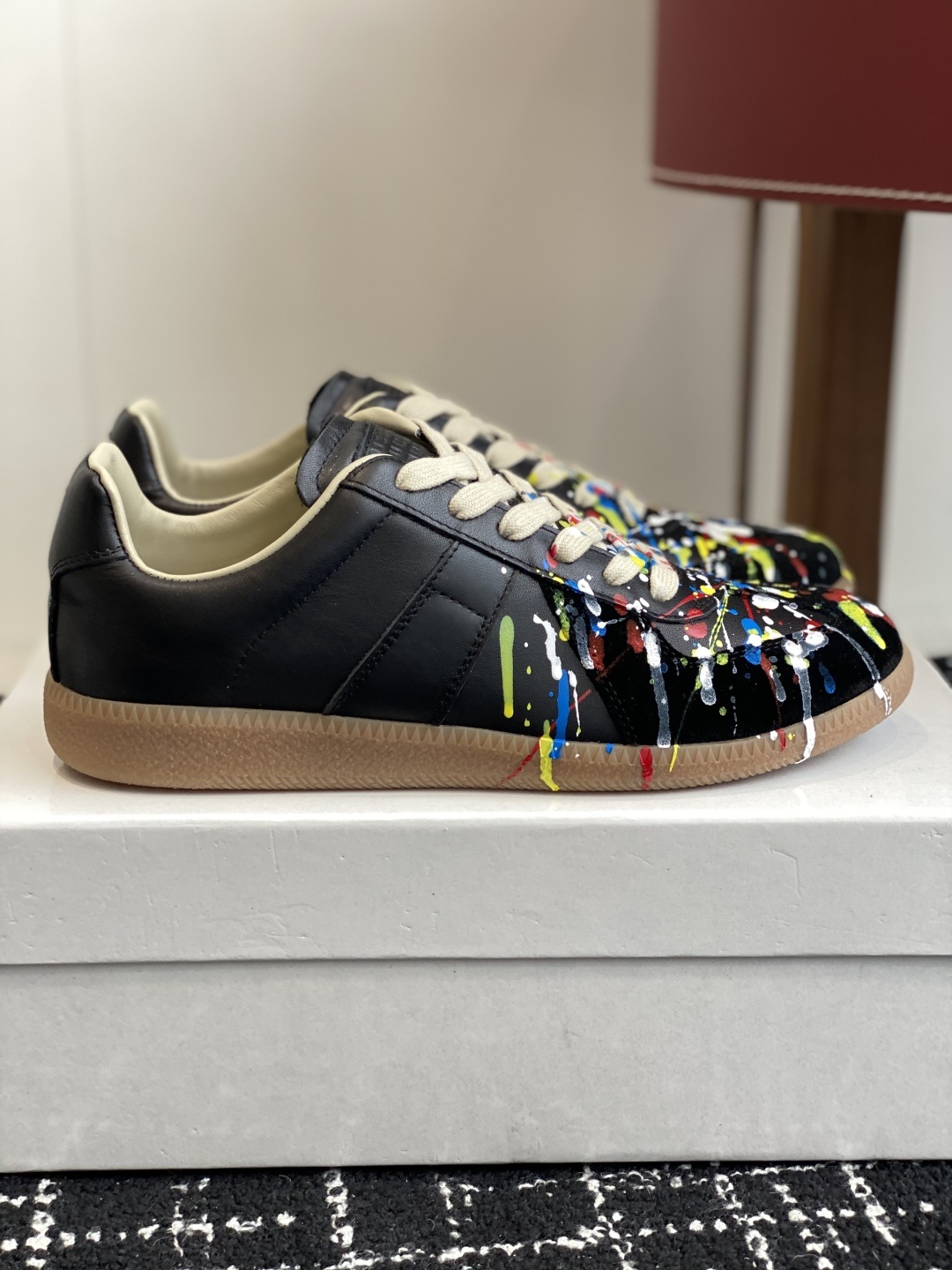 代购级
MaisonMargiela MM6 马吉拉 情侣款 喷墨 涂鸦 帆布 德训鞋 休闲 运动鞋