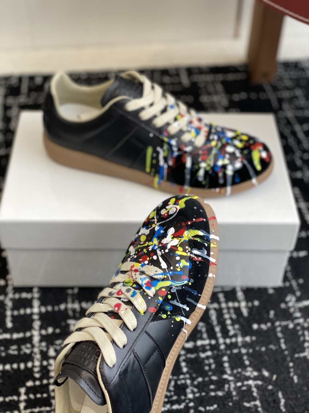 代购级
MaisonMargiela MM6 马吉拉 情侣款 喷墨 涂鸦 帆布 德训鞋 休闲 运动鞋