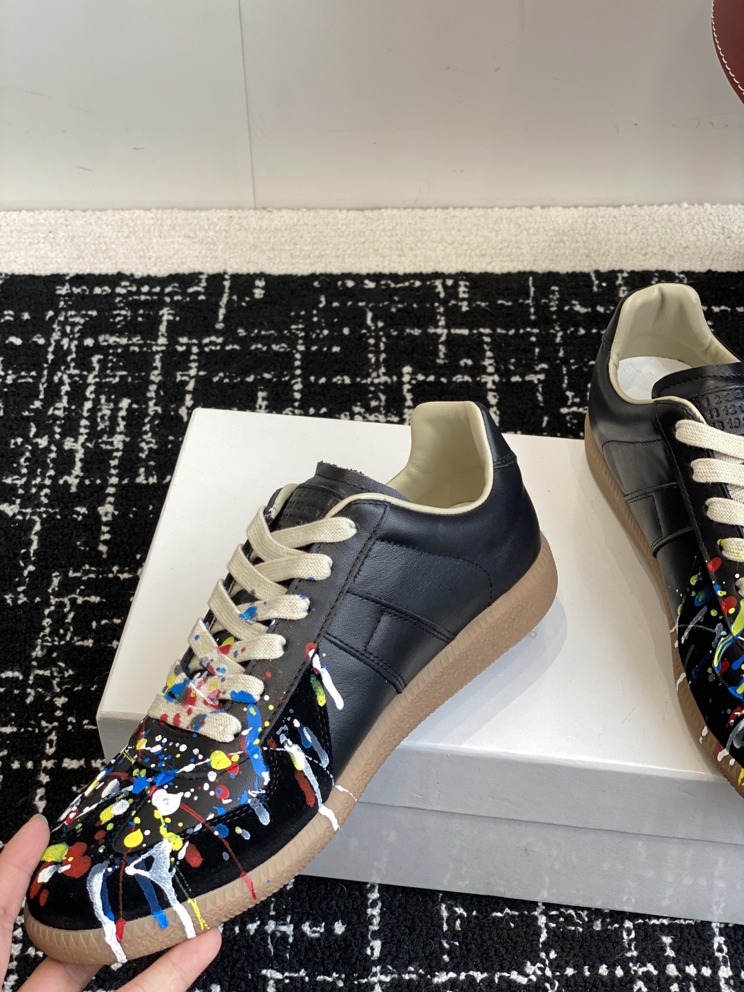 代购级
MaisonMargiela MM6 马吉拉 情侣款 喷墨 涂鸦 帆布 德训鞋 休闲 运动鞋