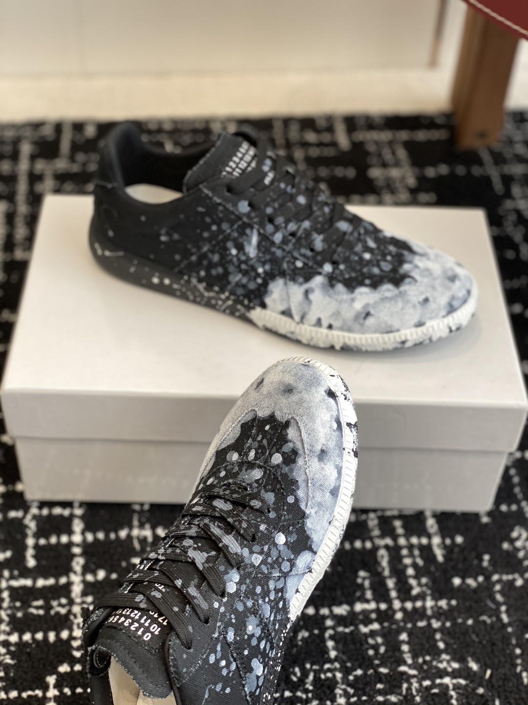 代购级
MaisonMargiela MM6 马吉拉 情侣款 喷墨 涂鸦 帆布 德训鞋 休闲 运动鞋