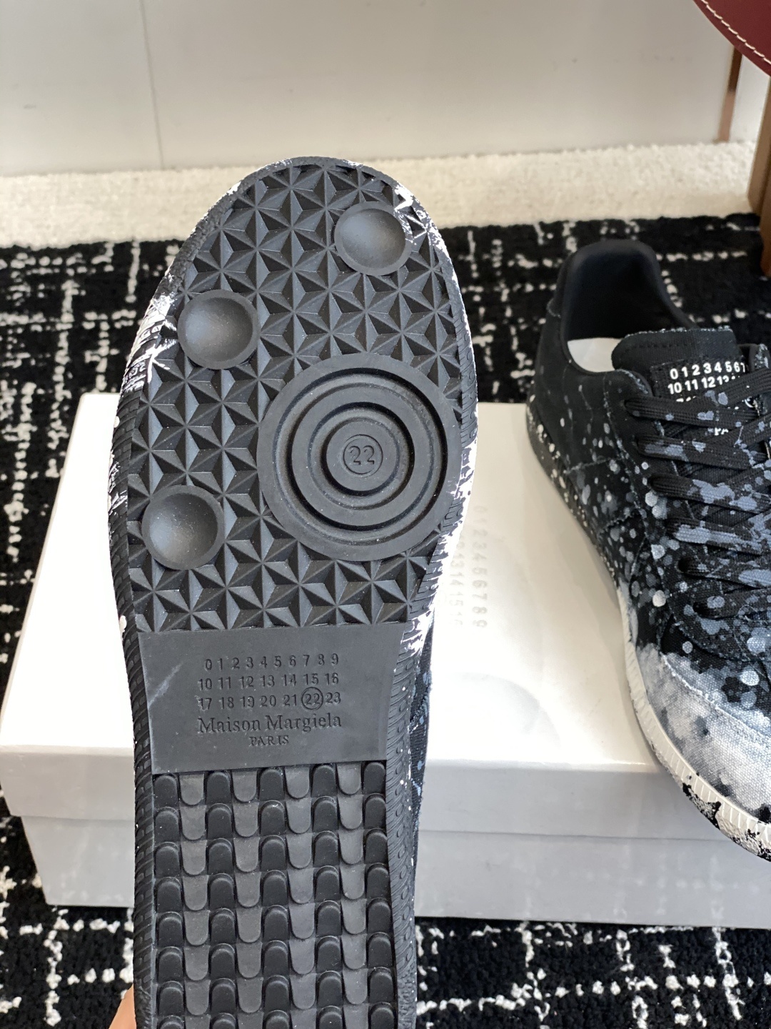 代购级
MaisonMargiela MM6 马吉拉 情侣款 喷墨 涂鸦 帆布 德训鞋 休闲 运动鞋