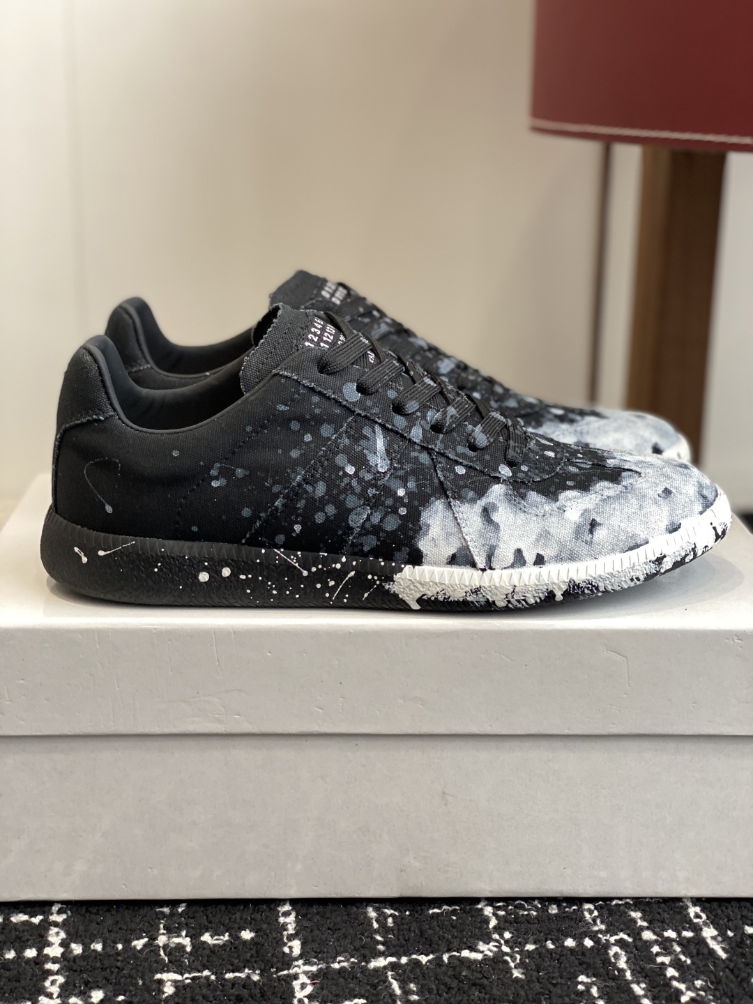 代购级
MaisonMargiela MM6 马吉拉 情侣款 喷墨 涂鸦 帆布 德训鞋 休闲 运动鞋