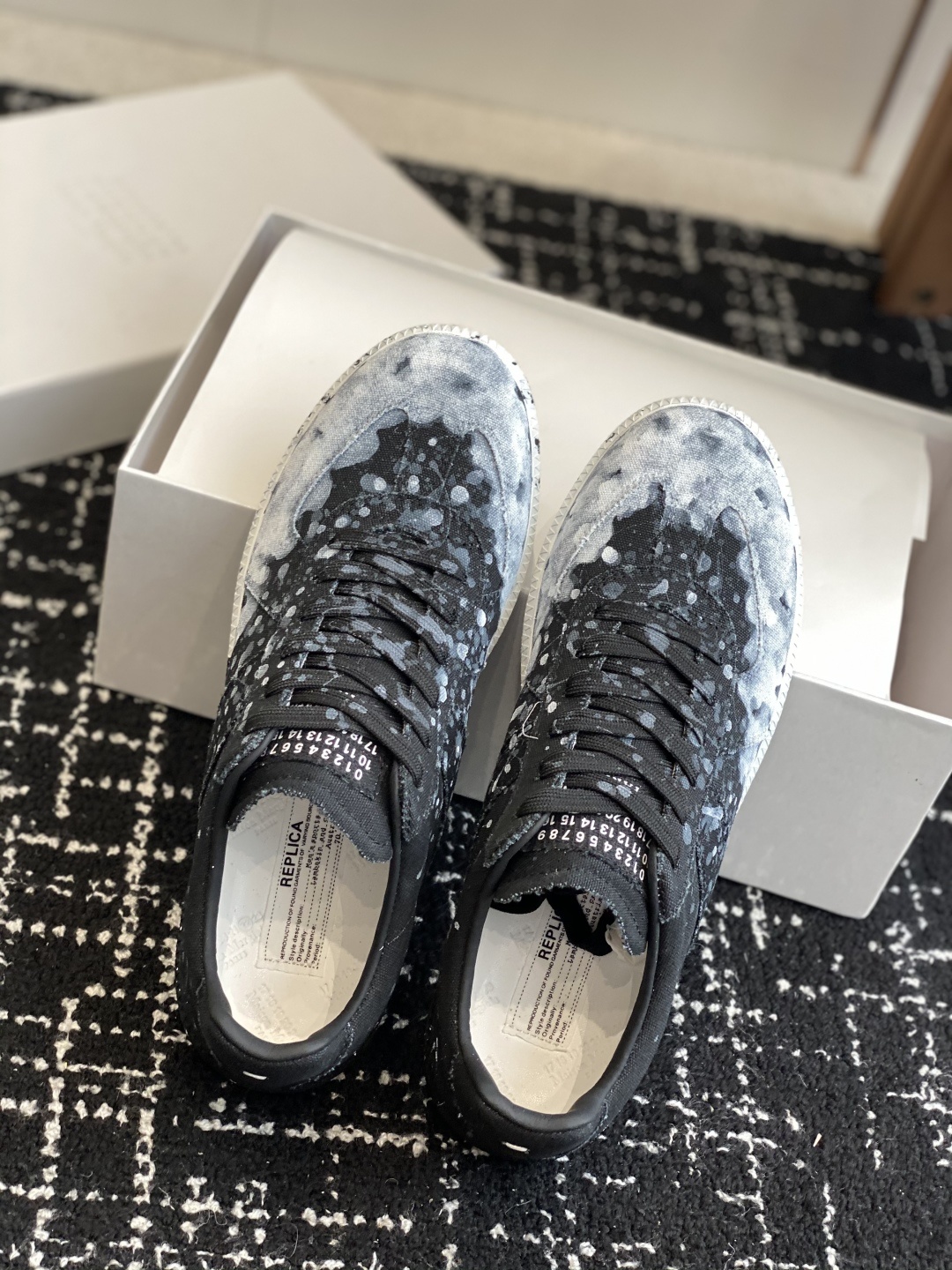 代购级
MaisonMargiela MM6 马吉拉 情侣款 喷墨 涂鸦 帆布 德训鞋 休闲 运动鞋