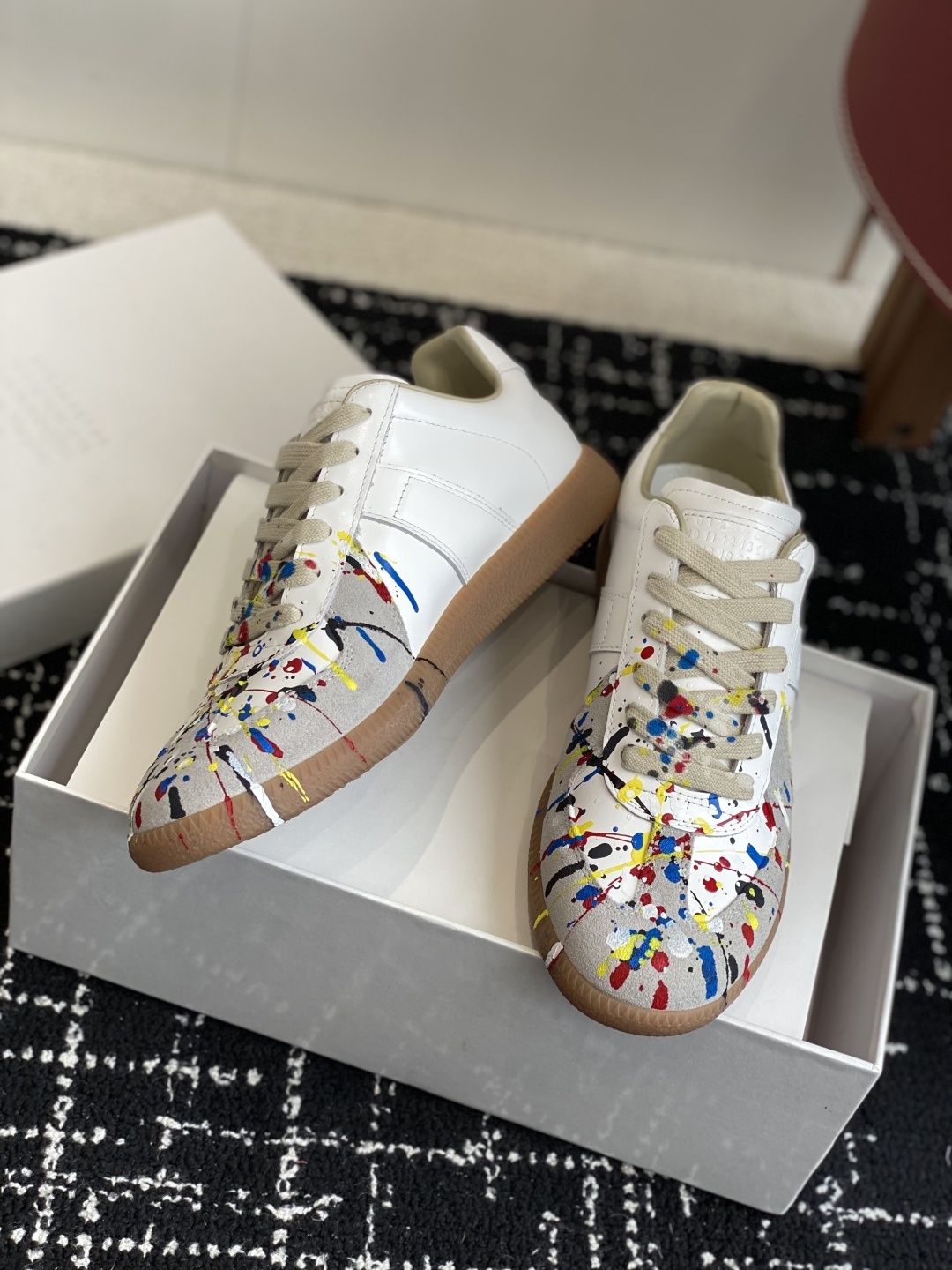 代购级
MaisonMargiela MM6 马吉拉 情侣款 喷墨 涂鸦 帆布 德训鞋 休闲 运动鞋