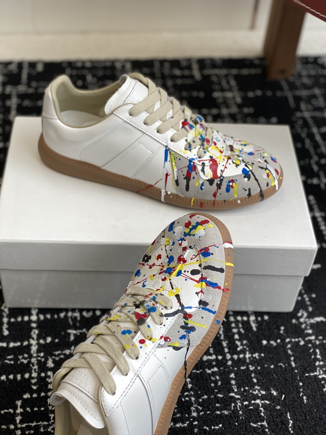 代购级
MaisonMargiela MM6 马吉拉 情侣款 喷墨 涂鸦 帆布 德训鞋 休闲 运动鞋