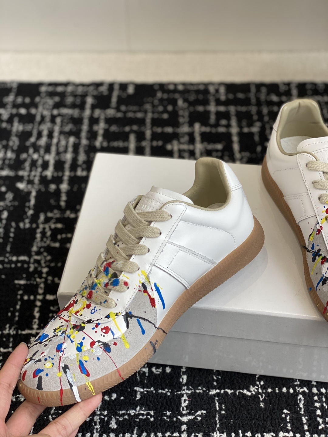 代购级
MaisonMargiela MM6 马吉拉 情侣款 喷墨 涂鸦 帆布 德训鞋 休闲 运动鞋