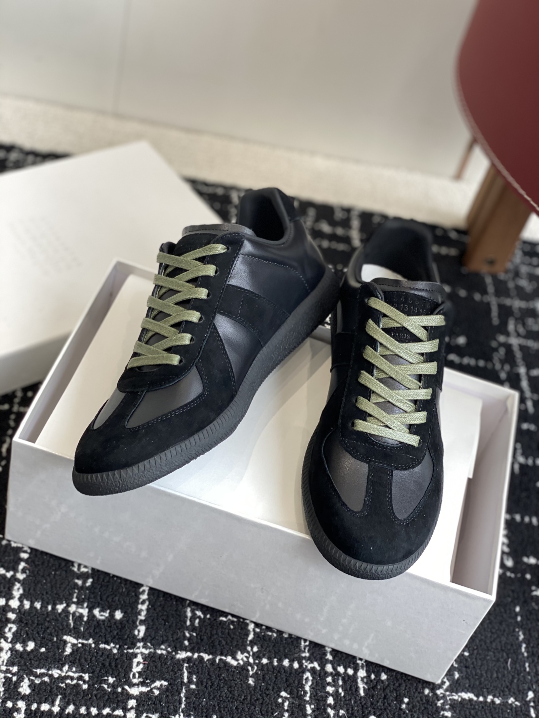 代购级
MaisonMargiela MM6 马吉拉 情侣款 喷墨 涂鸦 帆布 德训鞋 休闲 运动鞋

