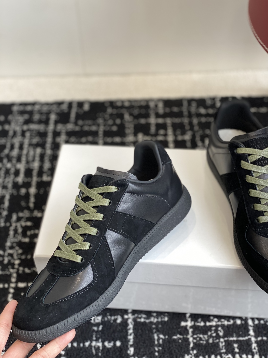 代购级
MaisonMargiela MM6 马吉拉 情侣款 喷墨 涂鸦 帆布 德训鞋 休闲 运动鞋

