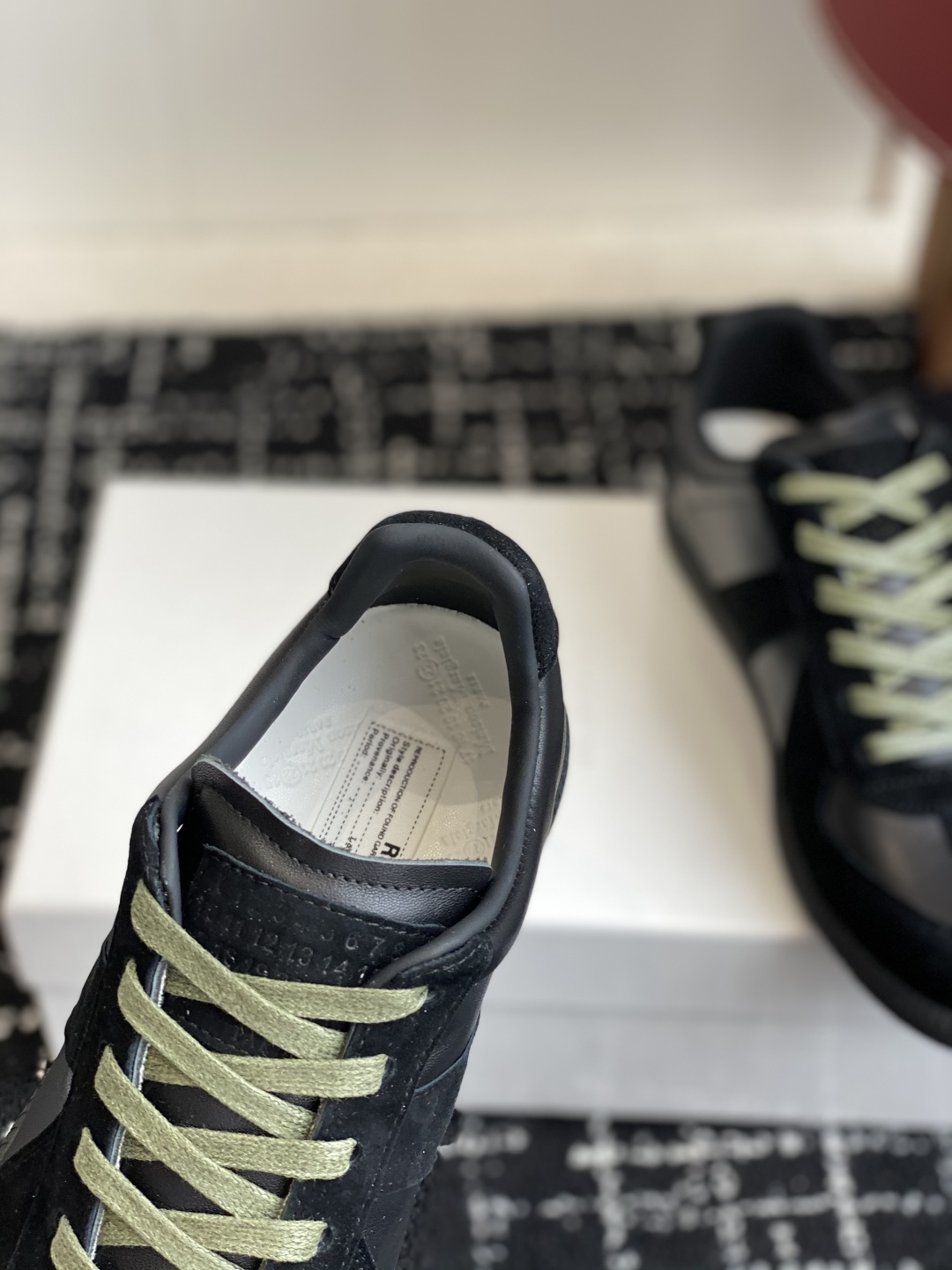 代购级
MaisonMargiela MM6 马吉拉 情侣款 喷墨 涂鸦 帆布 德训鞋 休闲 运动鞋

