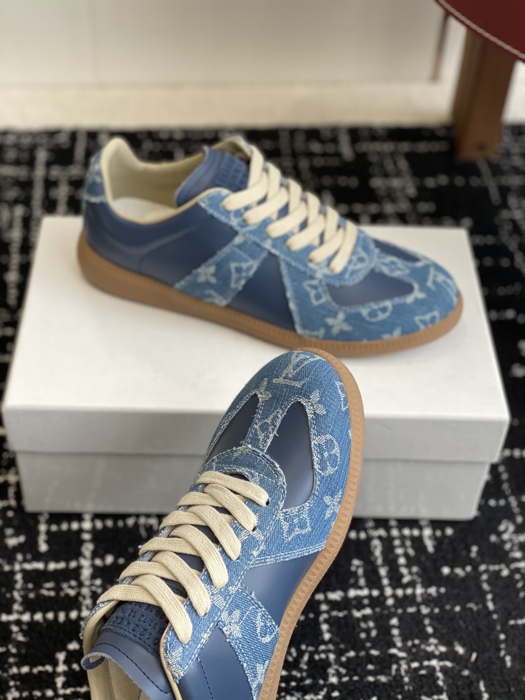 代购级
MaisonMargiela MM6 马吉拉 情侣款 喷墨 涂鸦 帆布 德训鞋 休闲 运动鞋
