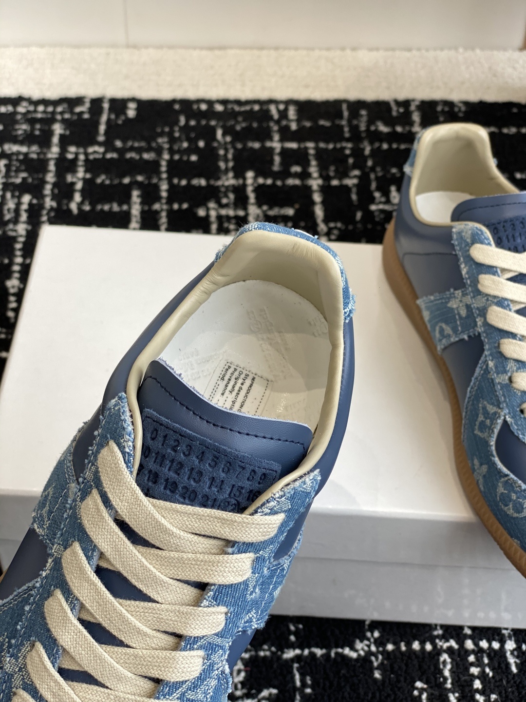 代购级
MaisonMargiela MM6 马吉拉 情侣款 喷墨 涂鸦 帆布 德训鞋 休闲 运动鞋