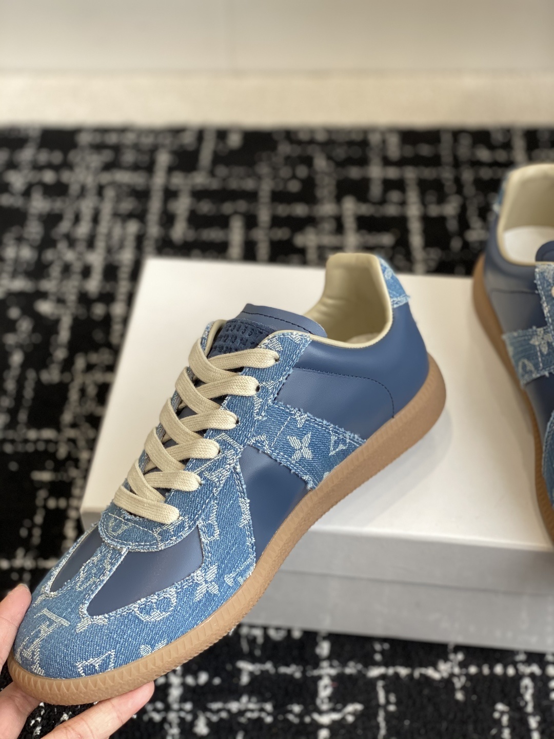 代购级
MaisonMargiela MM6 马吉拉 情侣款 喷墨 涂鸦 帆布 德训鞋 休闲 运动鞋