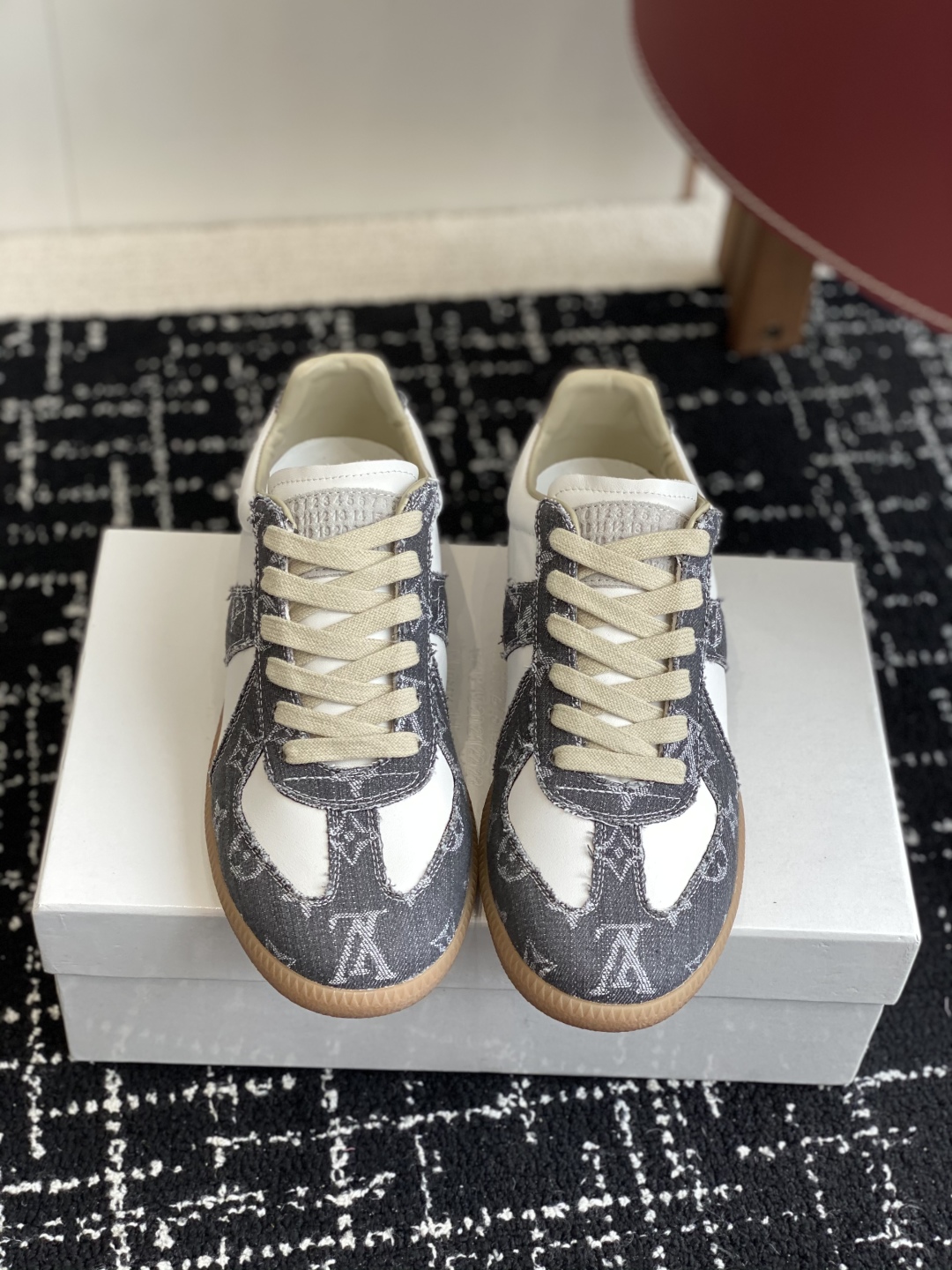 代购级
MaisonMargiela MM6 马吉拉 情侣款 喷墨 涂鸦 帆布 德训鞋 休闲 运动鞋

