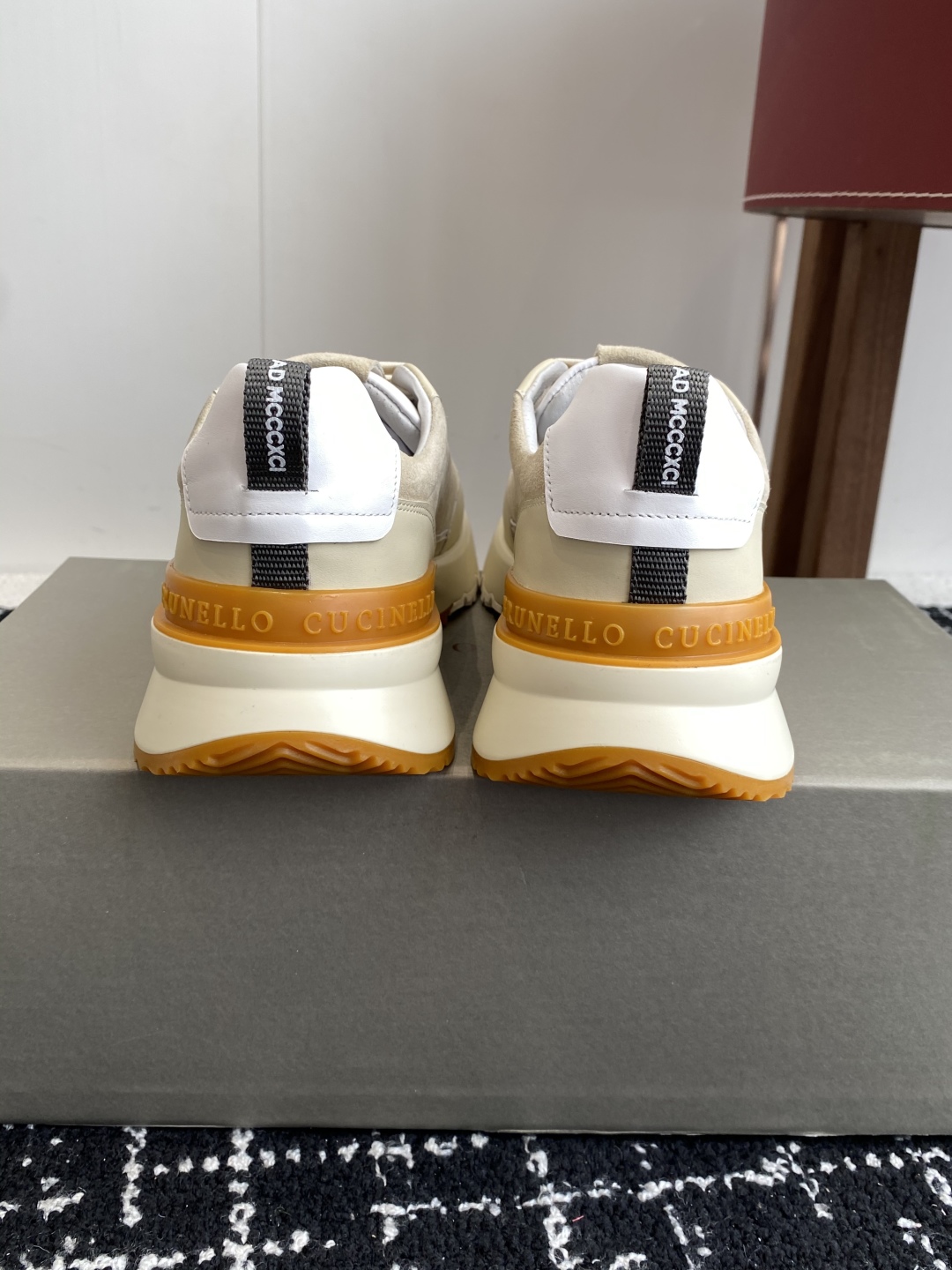 代购级
Brunello Cucinelli 25ss最新 Bc 男款系带 休闲鞋 

鞋面进口麂皮/进