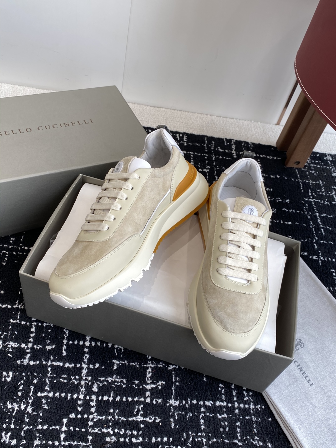 代购级
Brunello Cucinelli 25ss最新 Bc 男款系带 休闲鞋 

鞋面进口麂皮/进