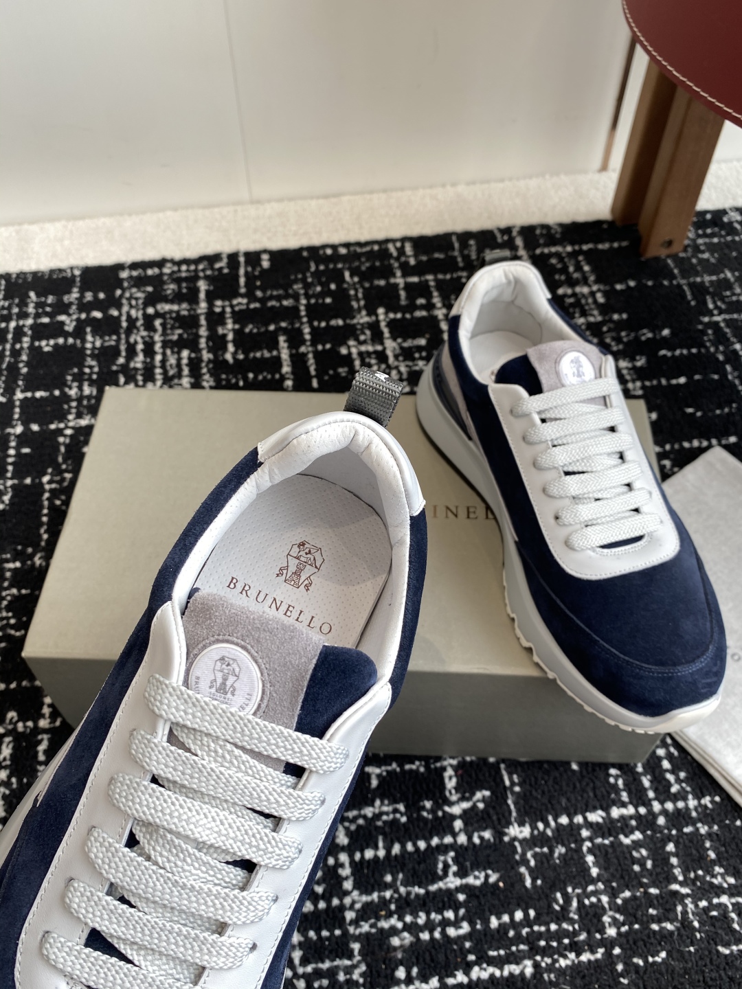 代购级
Brunello Cucinelli 25ss最新 Bc 男款系带 休闲鞋 

鞋面进口麂皮/进