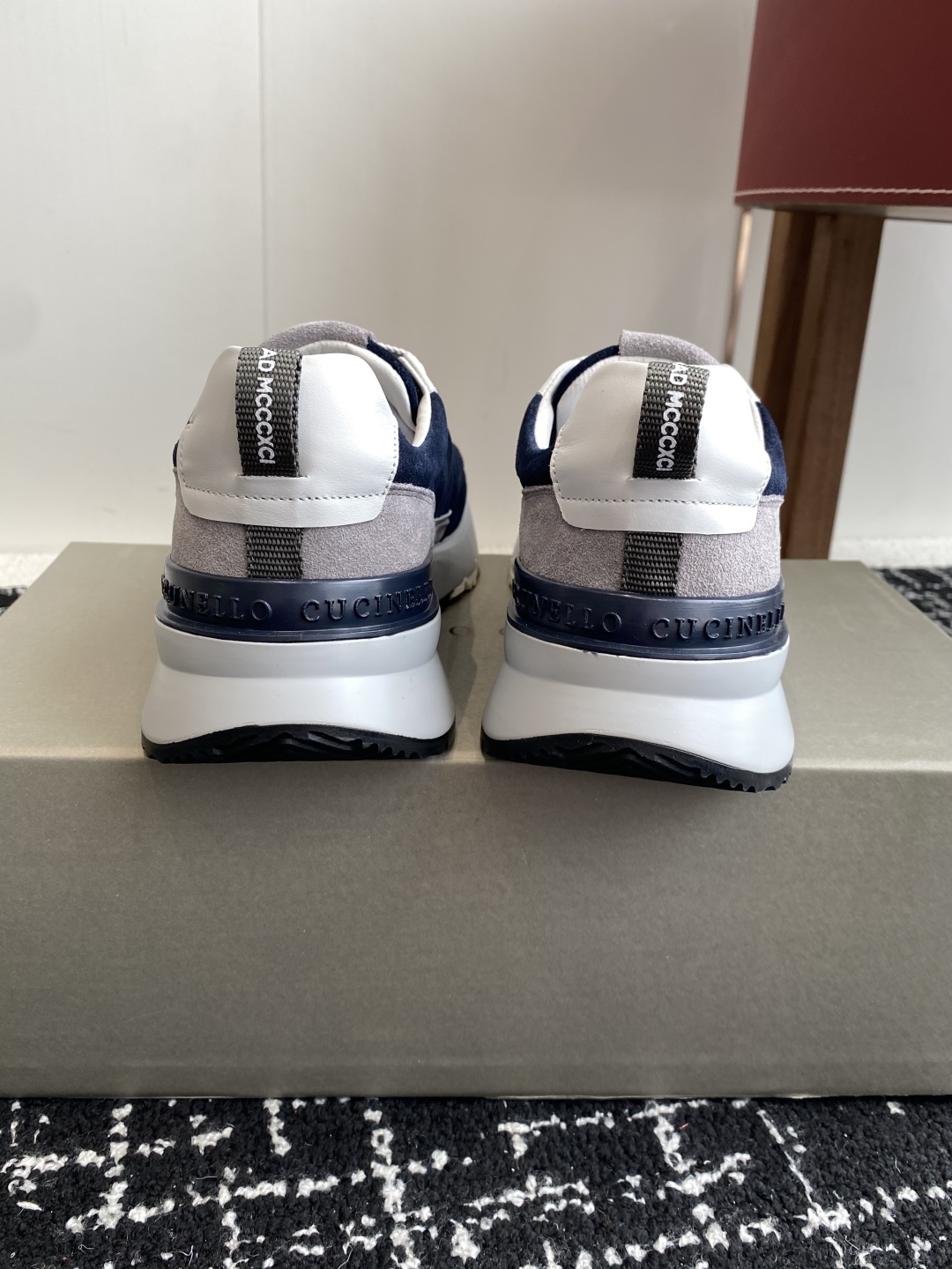 代购级
Brunello Cucinelli 25ss最新 Bc 男款系带 休闲鞋 

鞋面进口麂皮/进