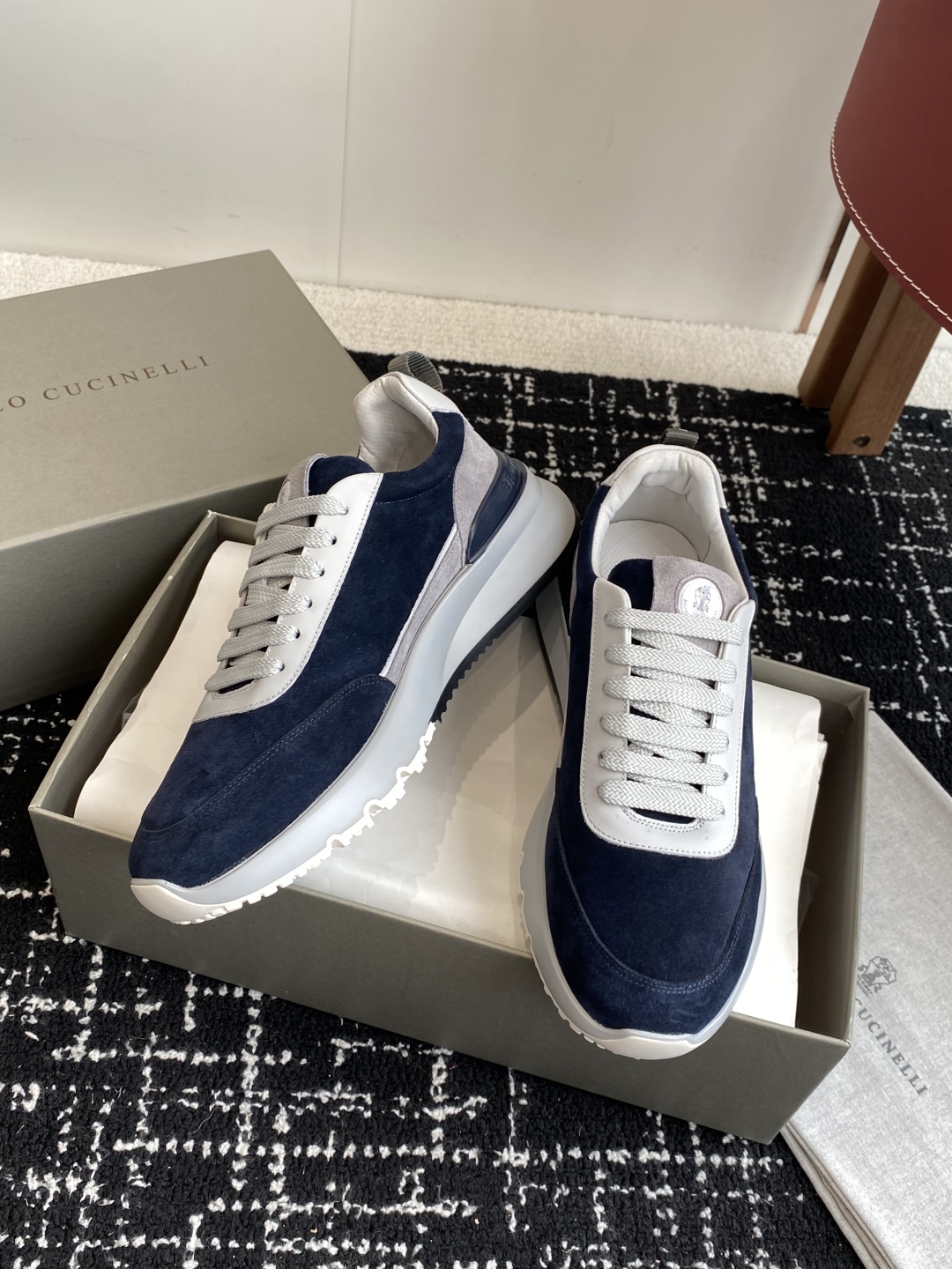 代购级
Brunello Cucinelli 25ss最新 Bc 男款系带 休闲鞋 

鞋面进口麂皮/进