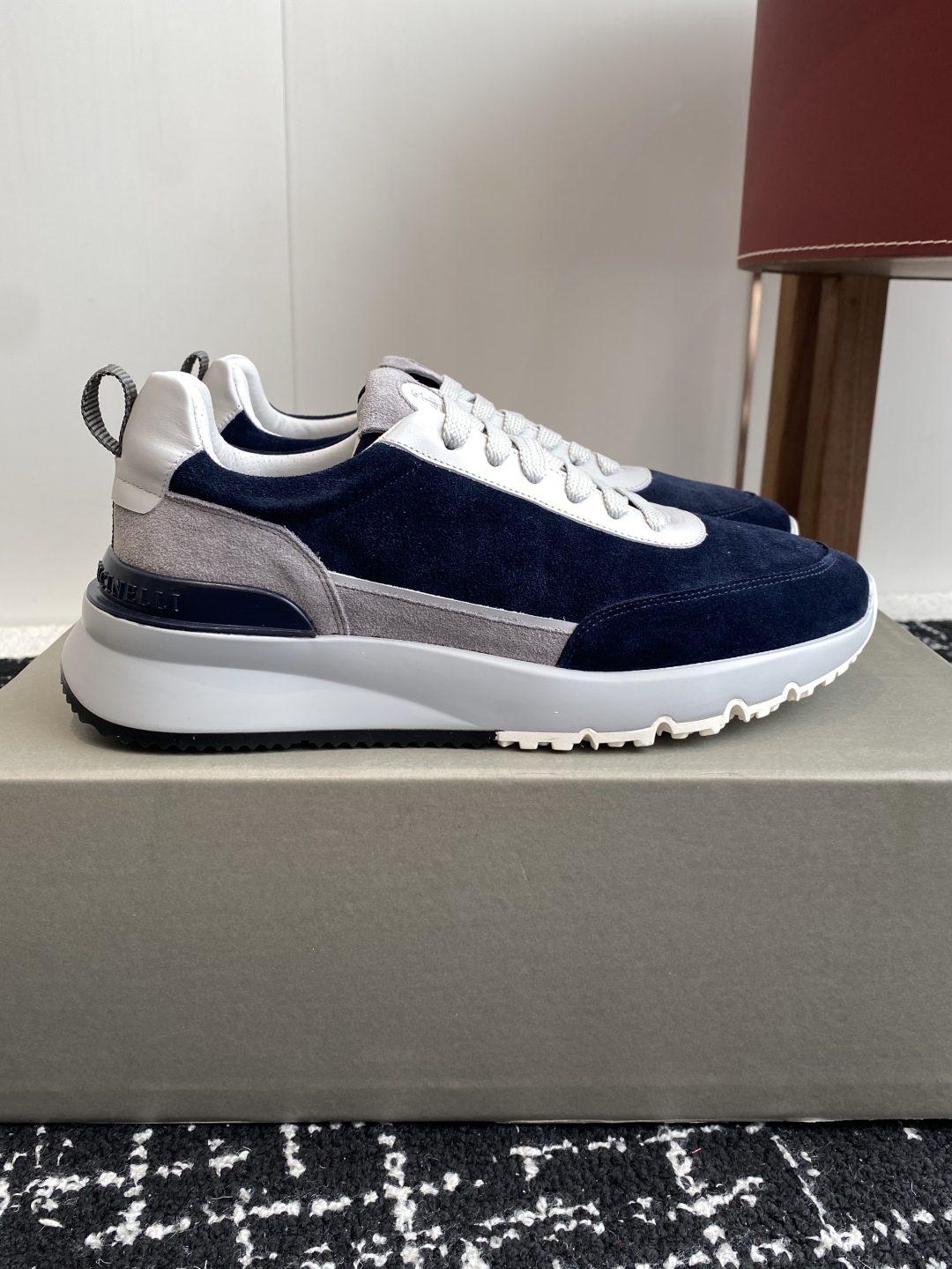 代购级
Brunello Cucinelli 25ss最新 Bc 男款系带 休闲鞋 

鞋面进口麂皮/进