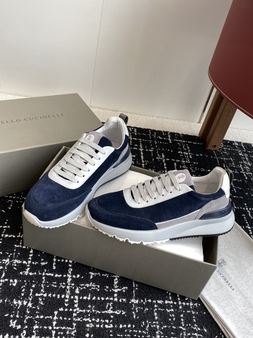 代购级
Brunello Cucinelli 25ss最新 Bc 男款系带 休闲鞋 

鞋面进口麂皮/进