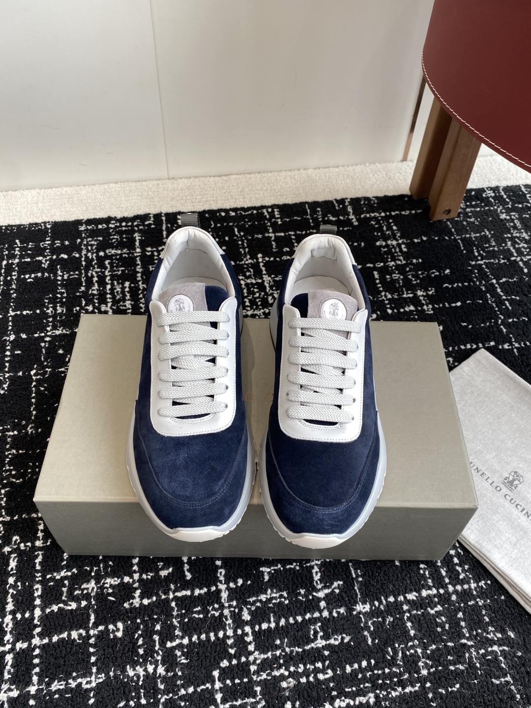 代购级
Brunello Cucinelli 25ss最新 Bc 男款系带 休闲鞋 

鞋面进口麂皮/进