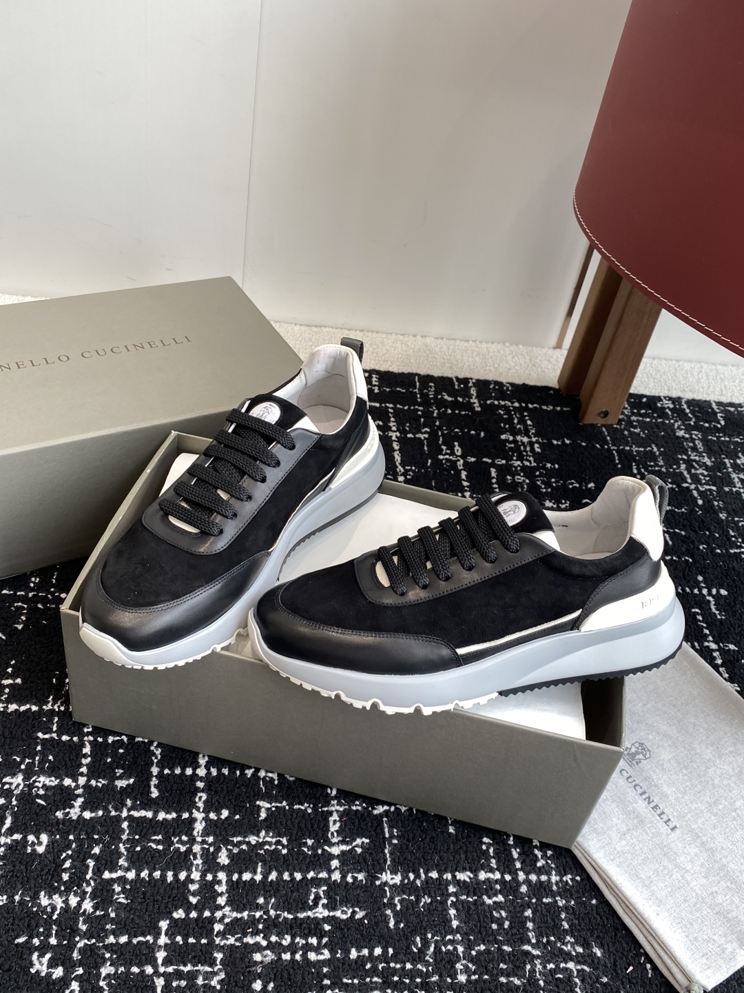 代购级
Brunello Cucinelli 25ss最新 Bc 男款系带 休闲鞋 

鞋面进口麂皮/进