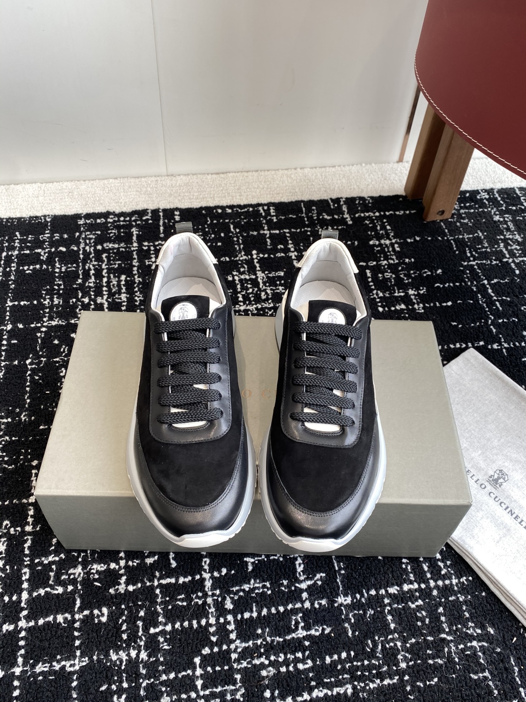 代购级
Brunello Cucinelli 25ss最新 Bc 男款系带 休闲鞋 

鞋面进口麂皮/进