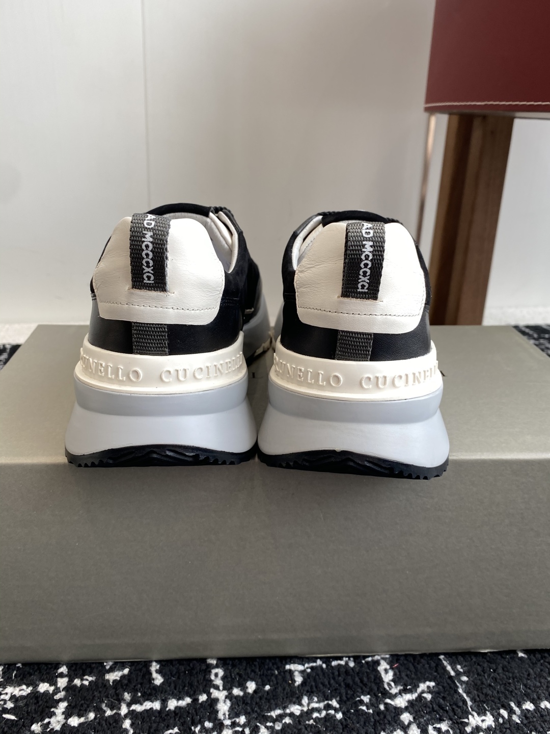 代购级
Brunello Cucinelli 25ss最新 Bc 男款系带 休闲鞋 

鞋面进口麂皮/进
