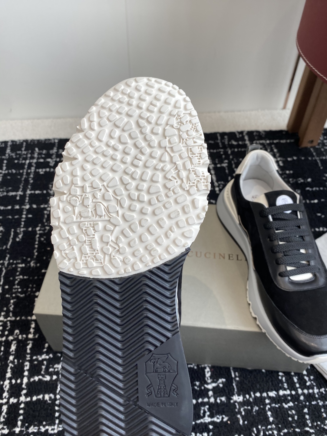 代购级
Brunello Cucinelli 25ss最新 Bc 男款系带 休闲鞋 

鞋面进口麂皮/进