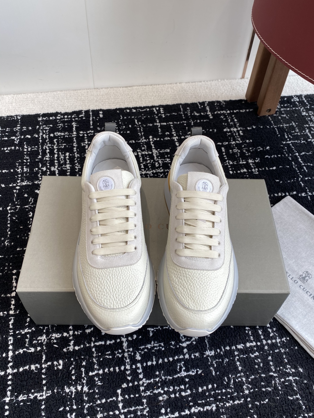 代购级
Brunello Cucinelli 25ss最新 Bc 男款系带 休闲鞋 

鞋面进口麂皮/进