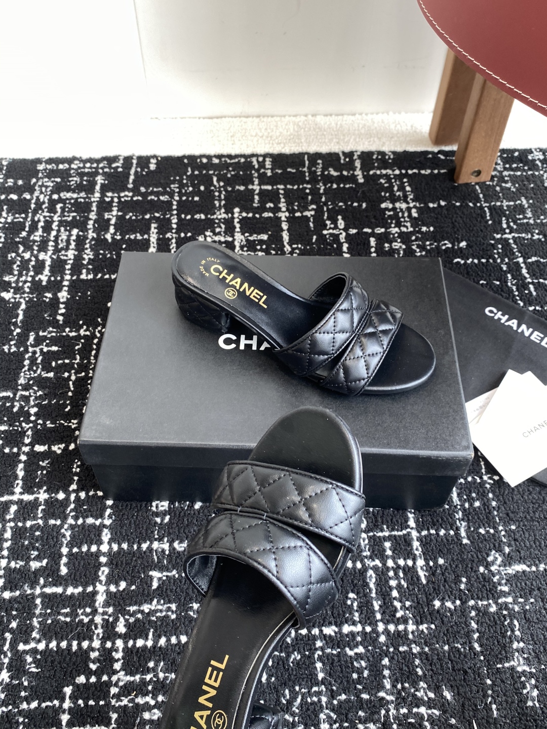 代购级（官网同步✈️盒包装）
CHANEL 香奈儿 24ss 二带 粗跟 拖鞋 凉鞋

自留款，真皮底，