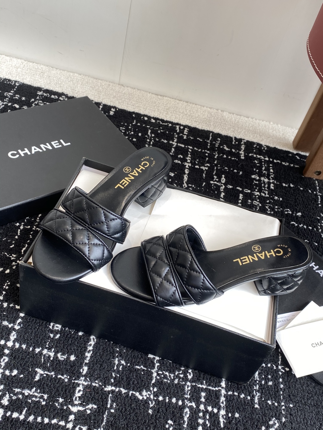 代购级（官网同步✈️盒包装）
CHANEL 香奈儿 24ss 二带 粗跟 拖鞋 凉鞋

自留款，真皮底，