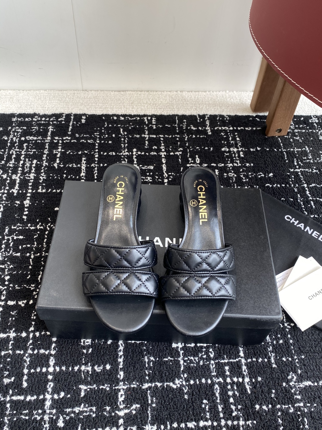 代购级（官网同步✈️盒包装）
CHANEL 香奈儿 24ss 二带 粗跟 拖鞋 凉鞋

自留款，真皮底，