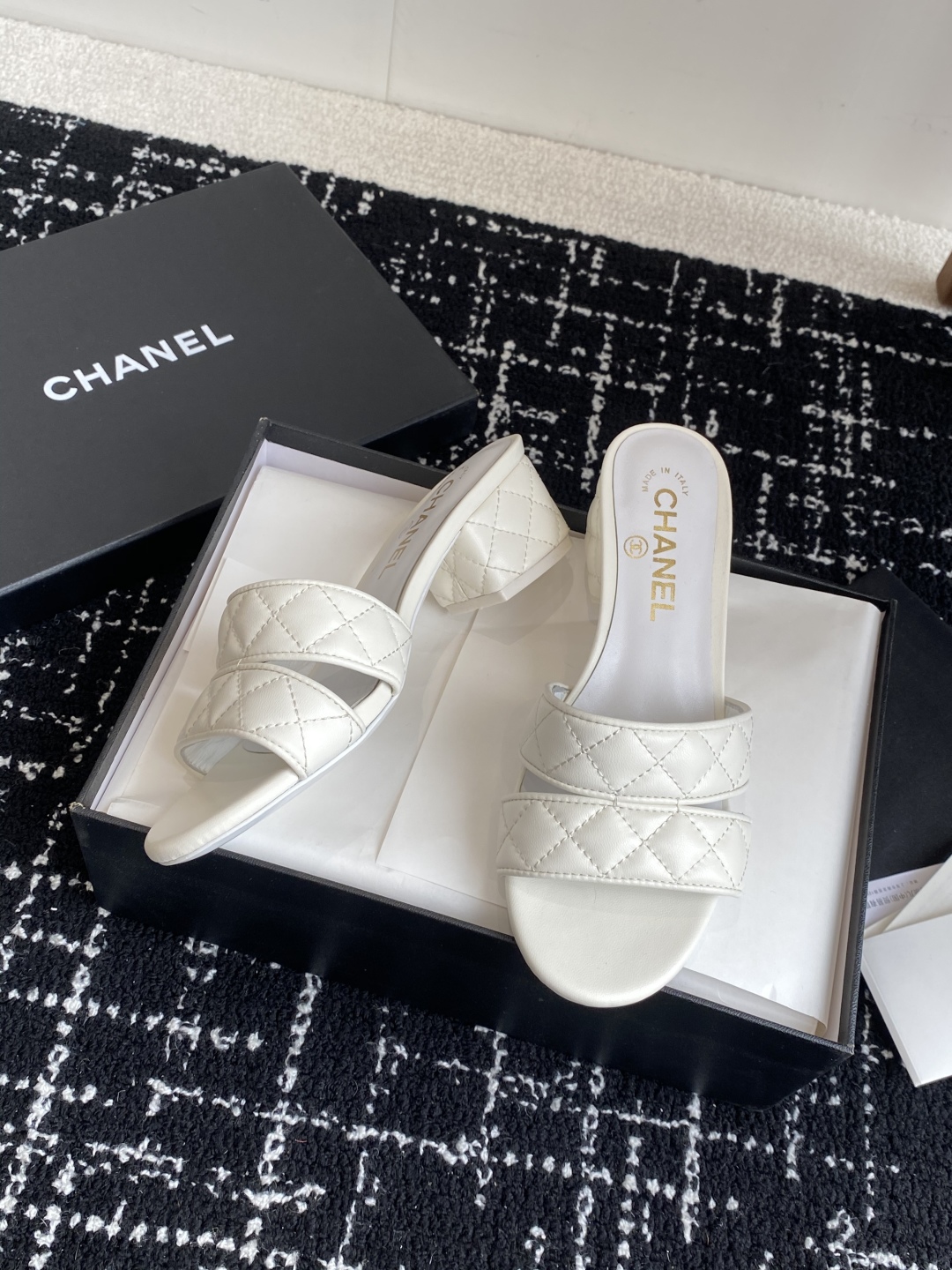 代购级（官网同步✈️盒包装）
CHANEL 香奈儿 24ss 二带 粗跟 拖鞋 凉鞋

自留款，真皮底，