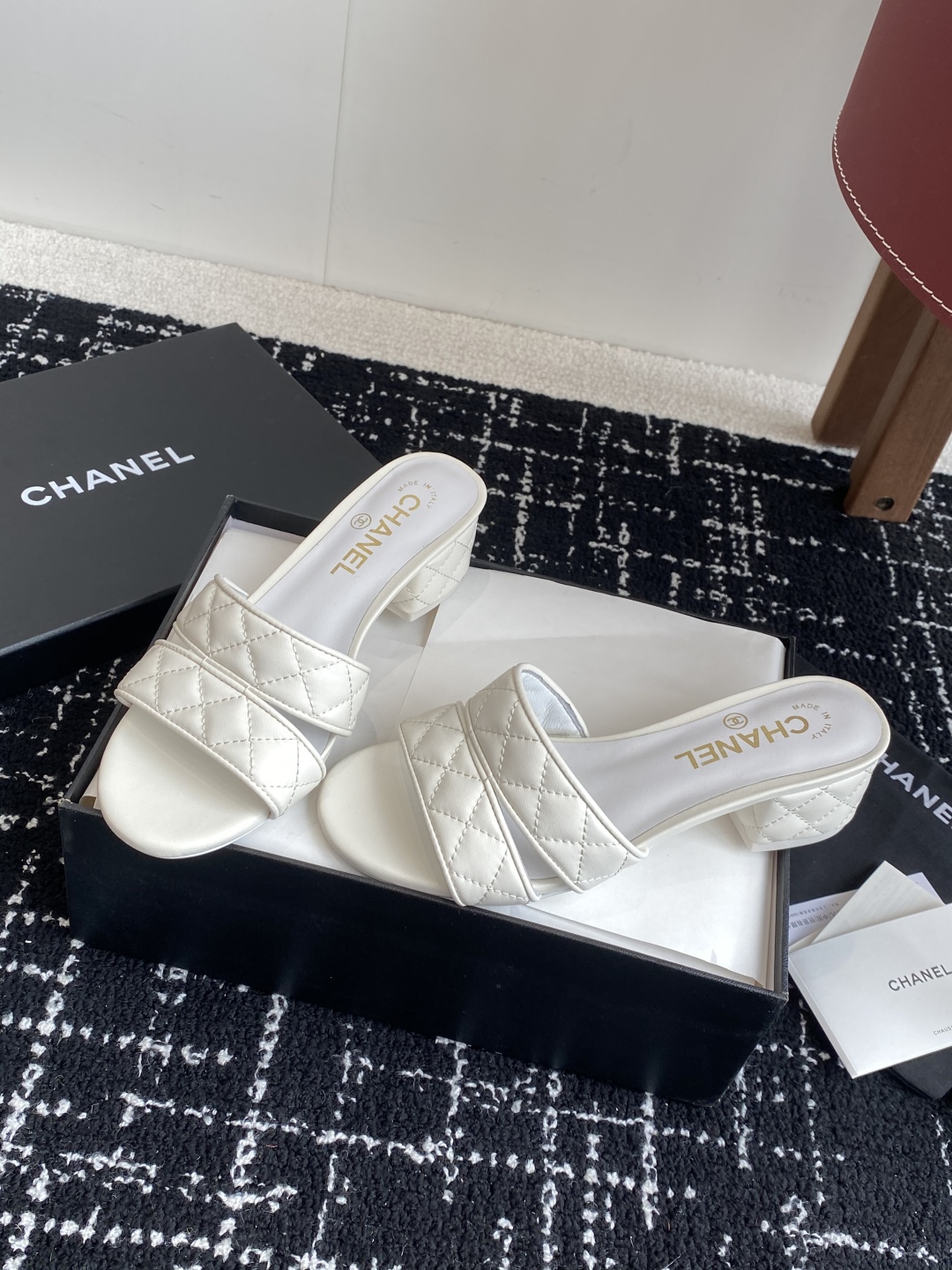 代购级（官网同步✈️盒包装）
CHANEL 香奈儿 24ss 二带 粗跟 拖鞋 凉鞋

自留款，真皮底，