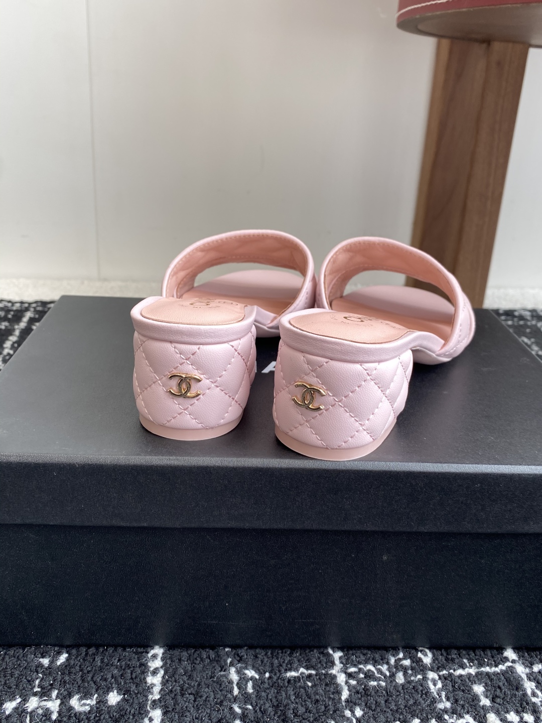 代购级（官网同步✈️盒包装）
CHANEL 香奈儿 24ss 二带 粗跟 拖鞋 凉鞋

自留款，真皮底，