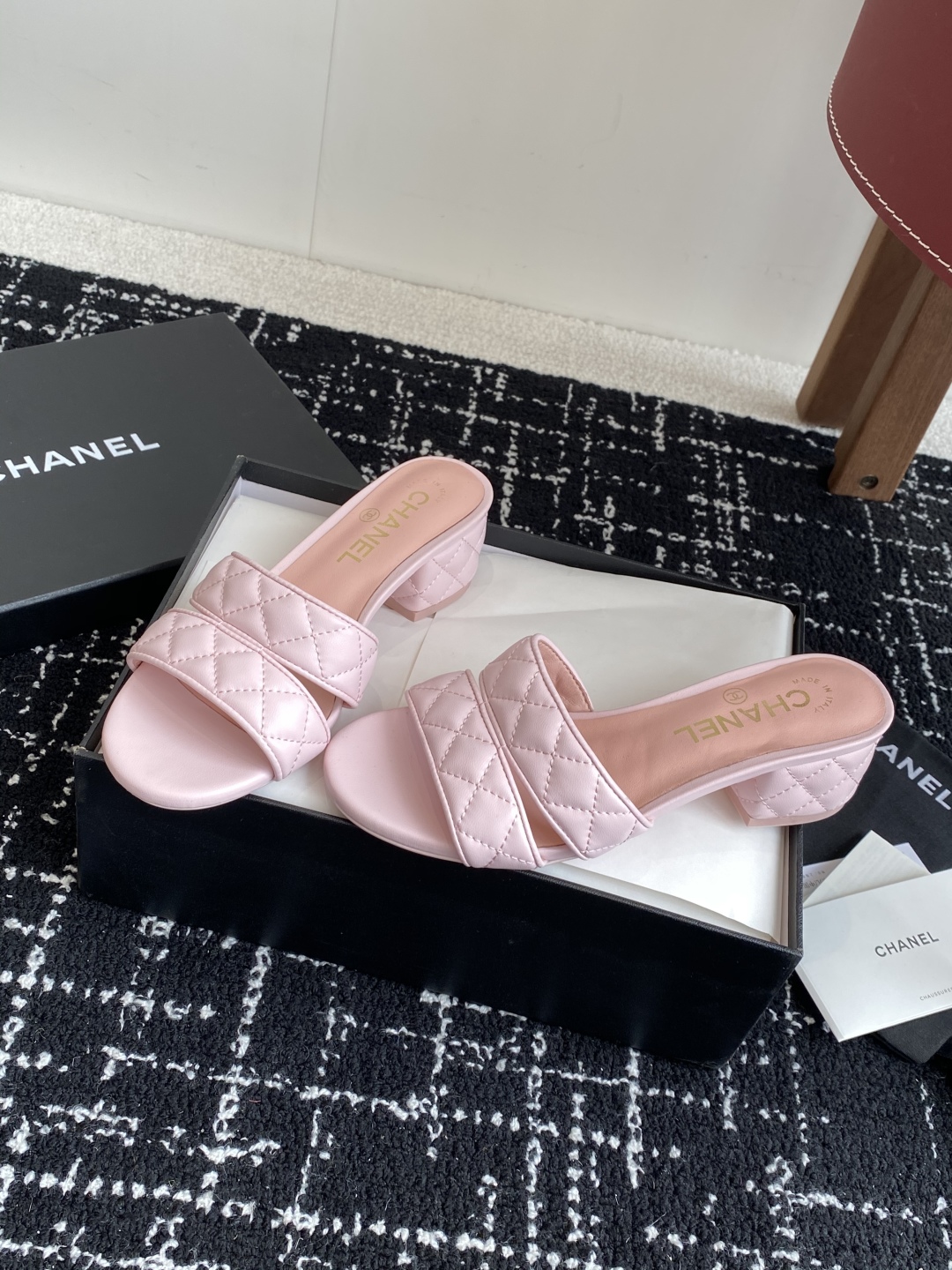 代购级（官网同步✈️盒包装）
CHANEL 香奈儿 24ss 二带 粗跟 拖鞋 凉鞋

自留款，真皮底，