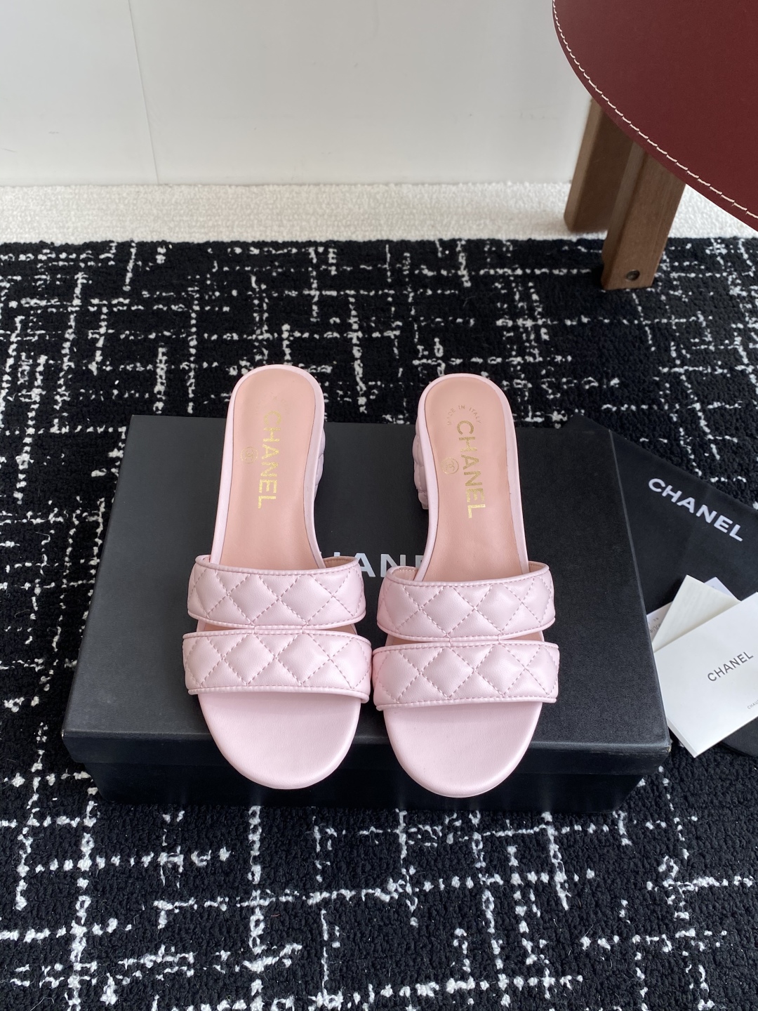 代购级（官网同步✈️盒包装）
CHANEL 香奈儿 24ss 二带 粗跟 拖鞋 凉鞋

自留款，真皮底，