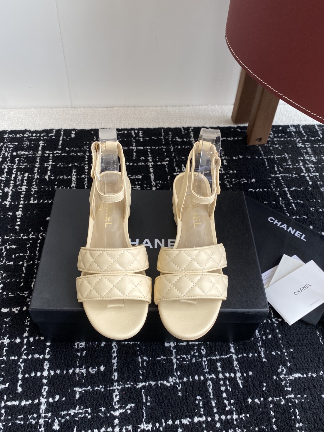 代购级（官网同步✈️盒包装）
CHANEL 香奈儿 24ss 二带 粗跟 拖鞋 凉鞋

自留款，真皮底，